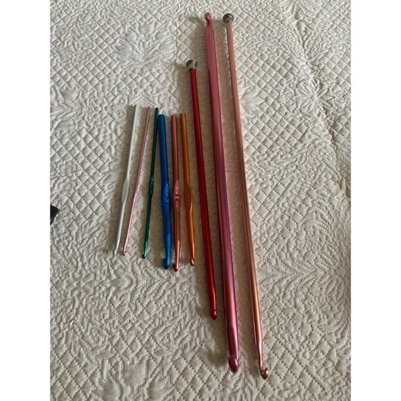 Boye and Susan Bates Crochet Needles Set of 9 #4 - Picture 3 of 11